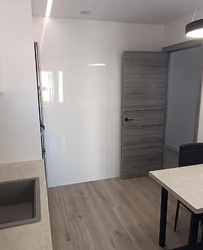 Nuevo Muy Centrico * デニア